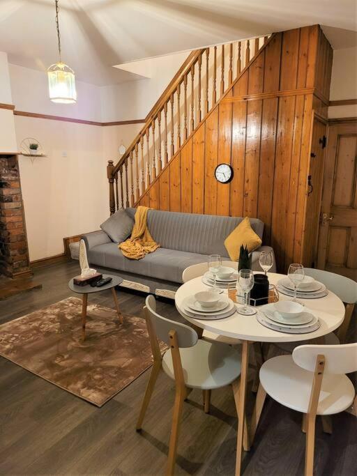 וולינגטון Nice 4-Bedroom Vacation Home With Indoor Fireplace מראה חיצוני תמונה